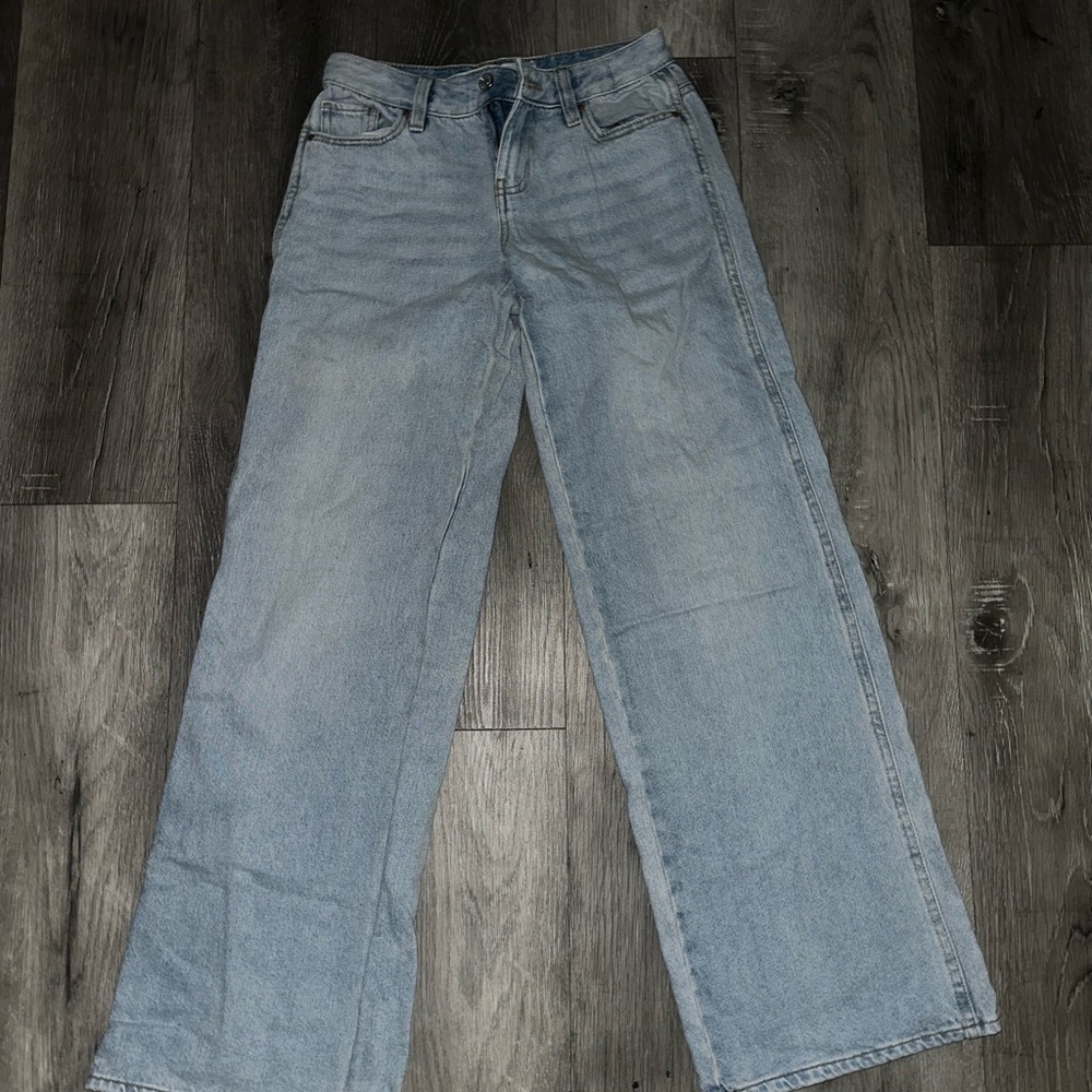 Wide Leg Light Wash Jeans